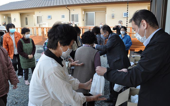 豪雨で被災された熊本県球磨地区へ、サフランの球根約4000球を寄贈